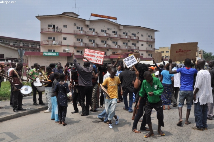 Sit-in devant le ministère des Affaires sociales : 711 assistants sociaux réclament leur affectation